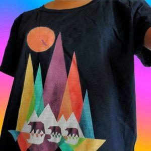 Cute Fruit of the Loom bear t-shirt 🐻